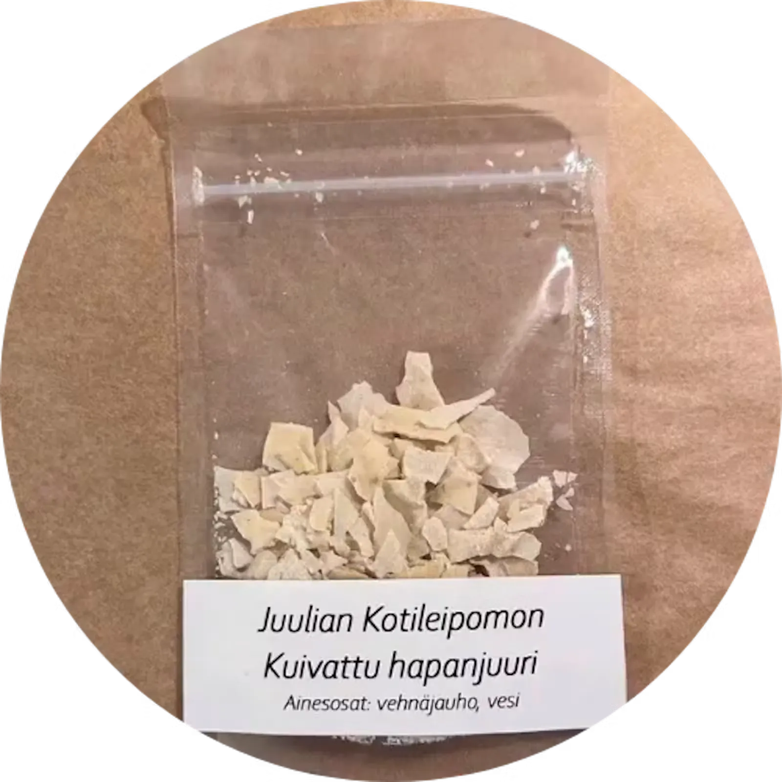 Juulian Kotileipomon kuivattu hapanjuuri pakattuna kotileipurin aloituspakkaukseksi